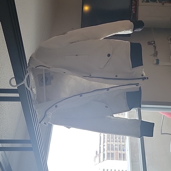 Beaver Canoe White Jacket - Picture 5 of 6